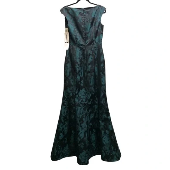 New David Meister Gown Size 2 Floral Black and green